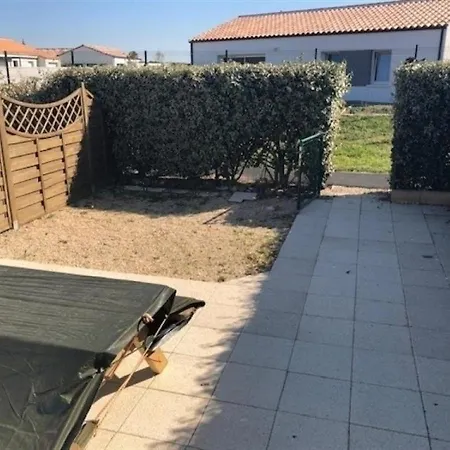 Dom wakacyjny House 5 Personnes Avec Pisicne Collective - Proche Plage Des Dunes. *